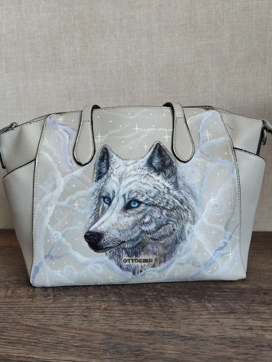 Tasche mit Wolfsmotiv – Beispiel einer individuellen Auftragsarbeit