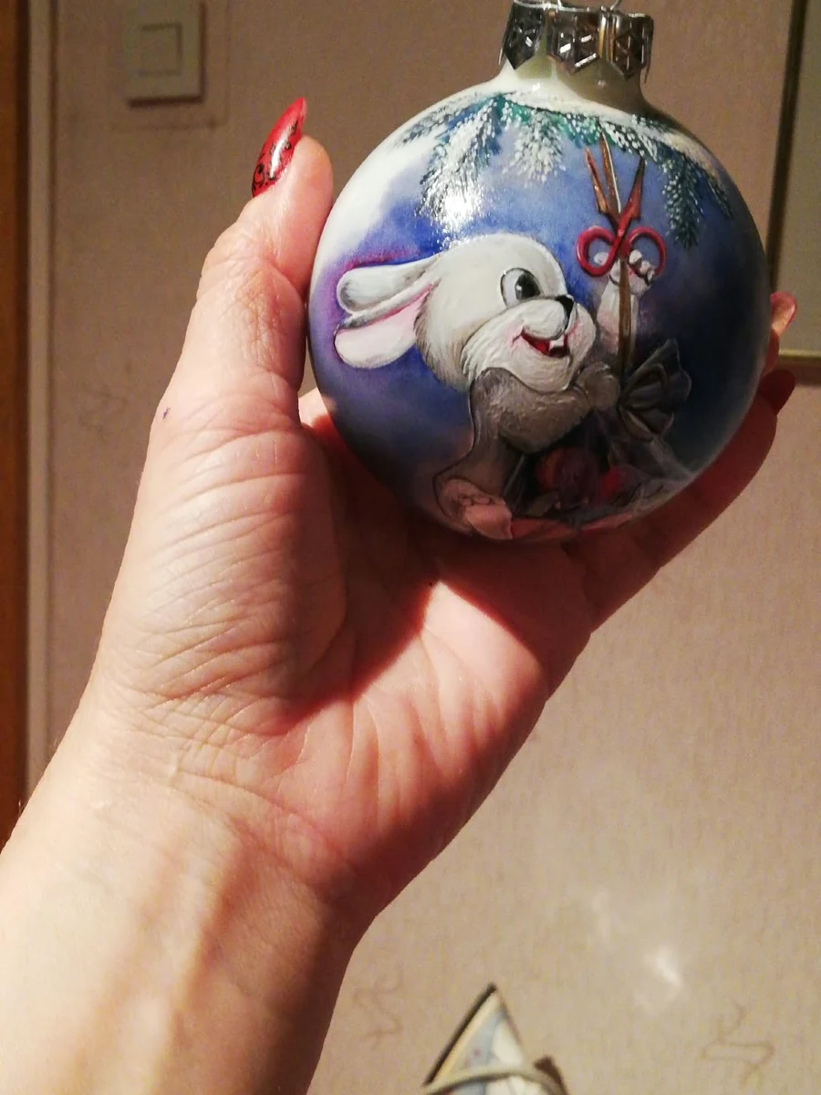 Christbaumkugel mit Wintermotiv – Beispiel einer individuellen Auftragsarbeit