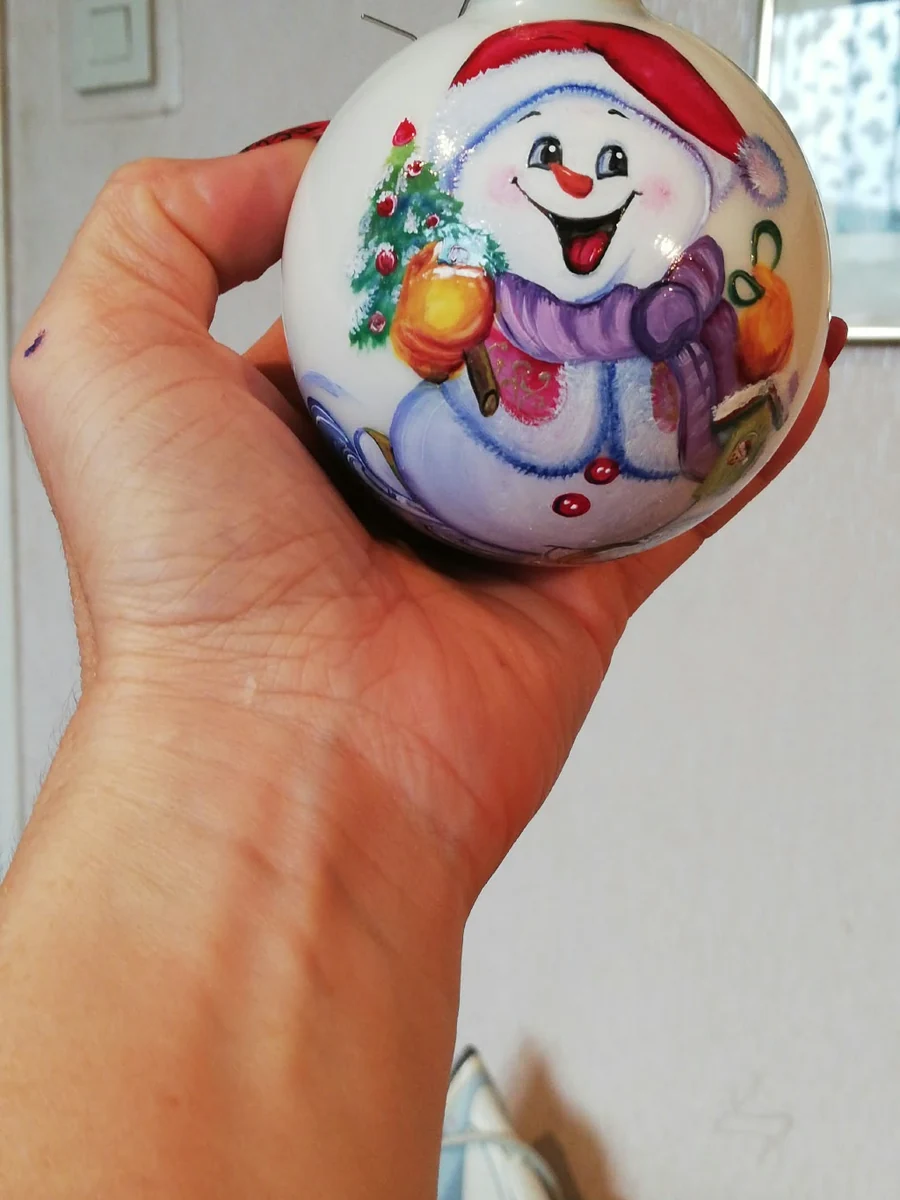 Christbaumkugel mit Schneemann – Beispiel einer individuellen Auftragsarbeit
