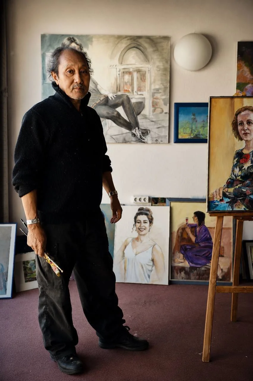 Shar Tlegen in seinem Atelier